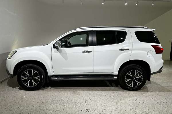 2020 Isuzu MU-X LS-T