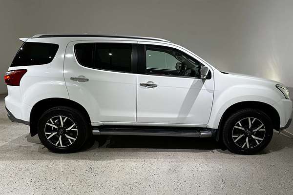 2020 Isuzu MU-X LS-T