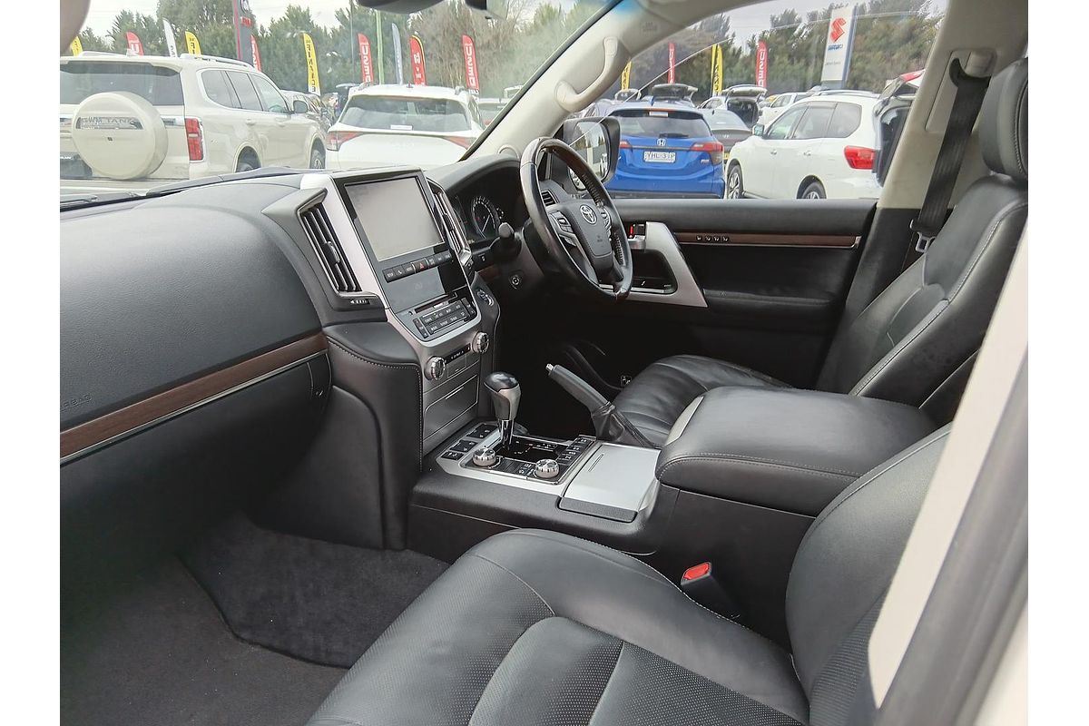 2015 Toyota Landcruiser Sahara VDJ200R