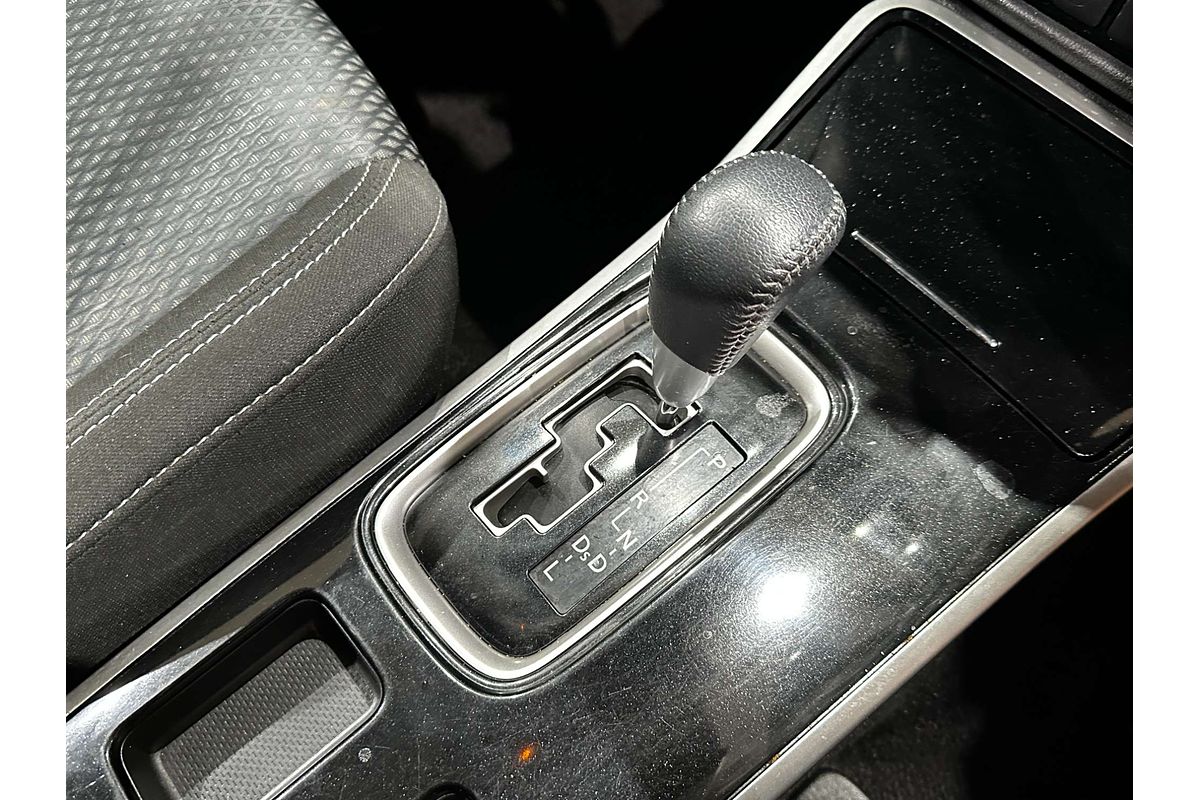2020 Mitsubishi Outlander ES ZL