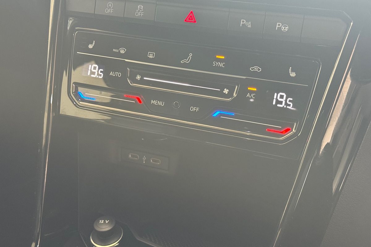 2025 Volkswagen T-Roc R D11