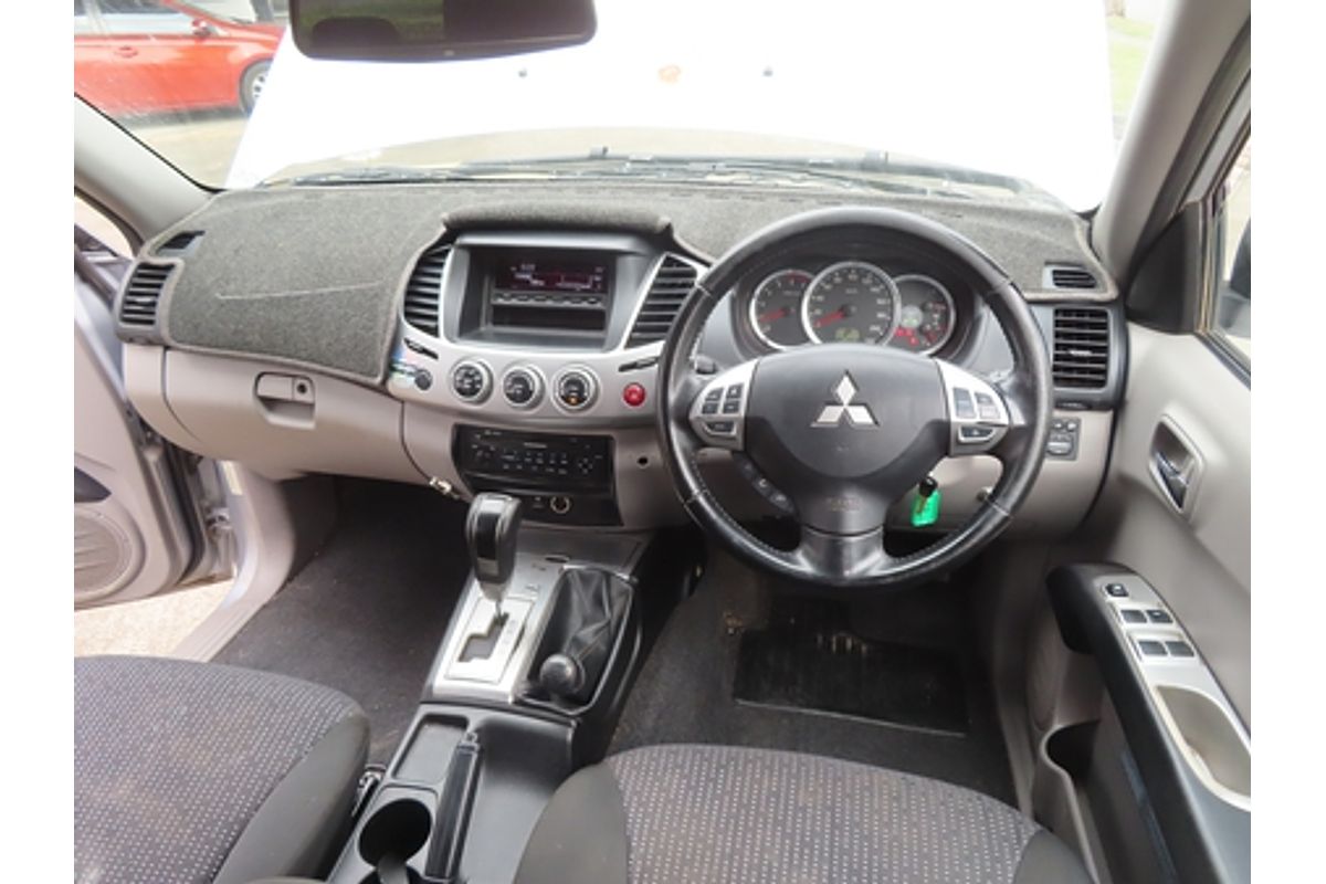 2013 Mitsubishi Triton GLX-R MN 4X4