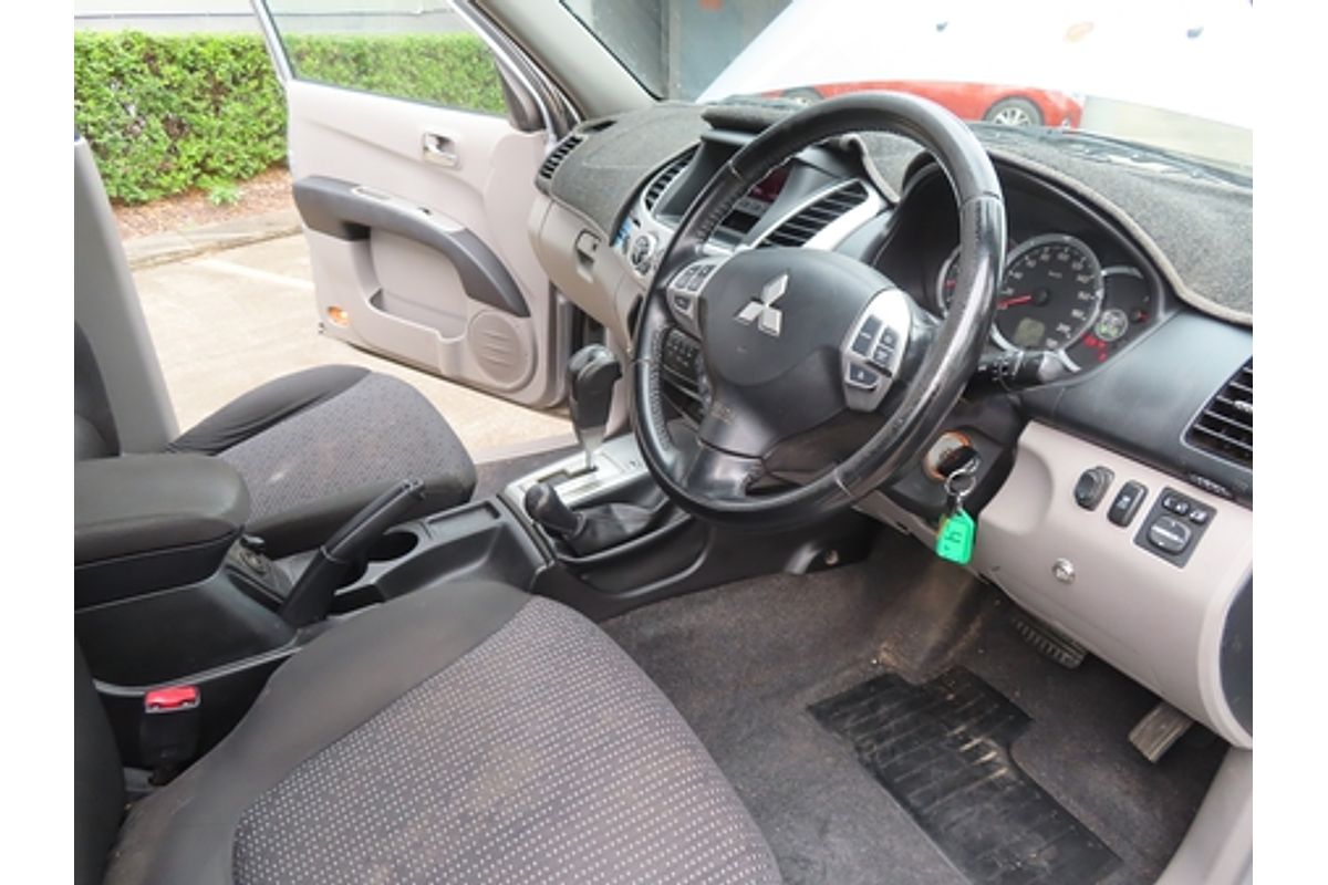 2013 Mitsubishi Triton GLX-R MN 4X4
