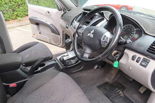 2013 Mitsubishi Triton GLX-R MN 4X4