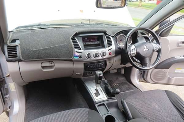 2013 Mitsubishi Triton GLX-R MN 4X4