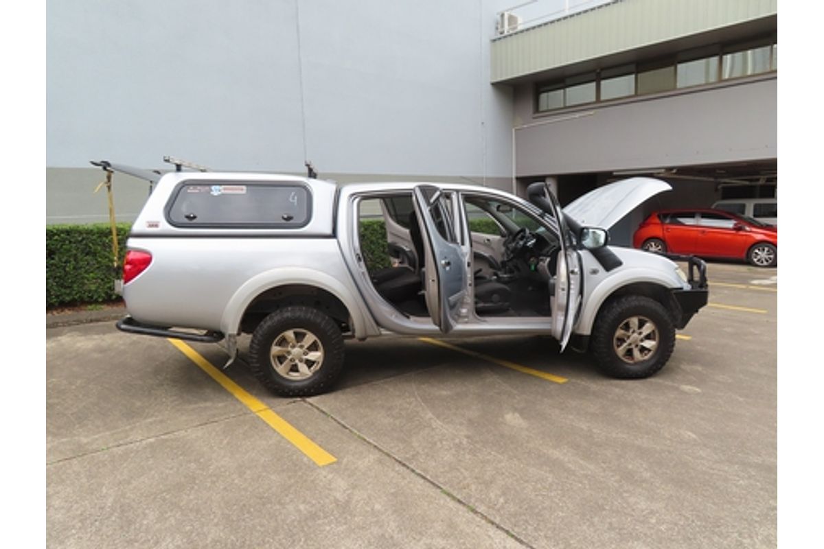 2013 Mitsubishi Triton GLX-R MN 4X4
