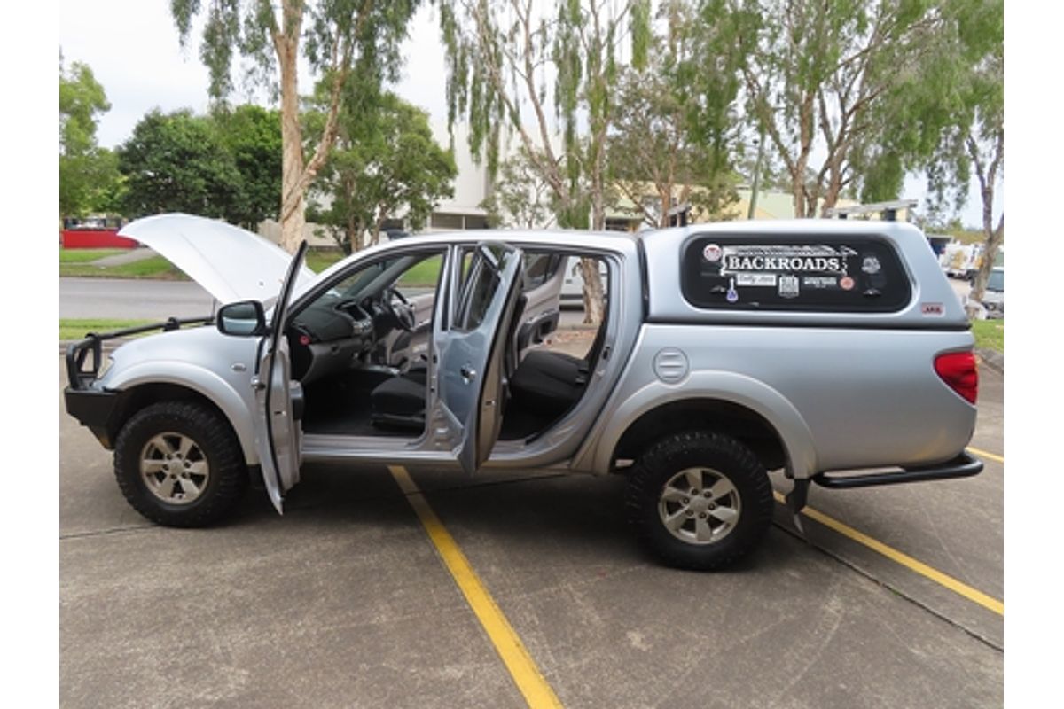 2013 Mitsubishi Triton GLX-R MN 4X4