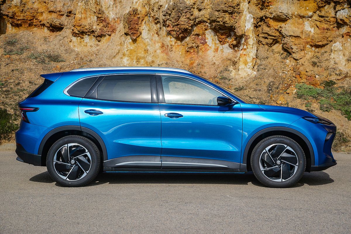 2025 MG MGS5 EV Essence 62 ZS3EM
