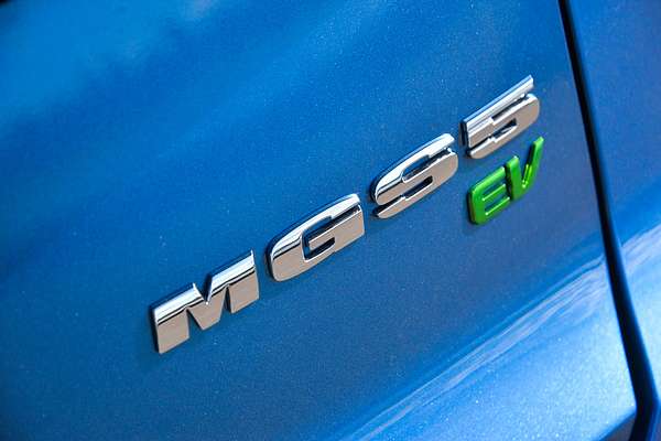 2025 MG MGS5 EV Essence 62 ZS3EM