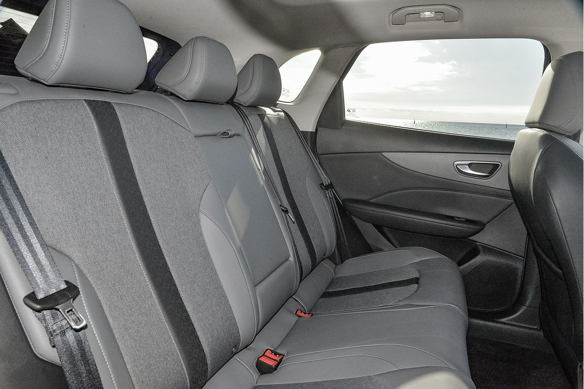 2025 MG MGS5 EV Essence 62 ZS3EM