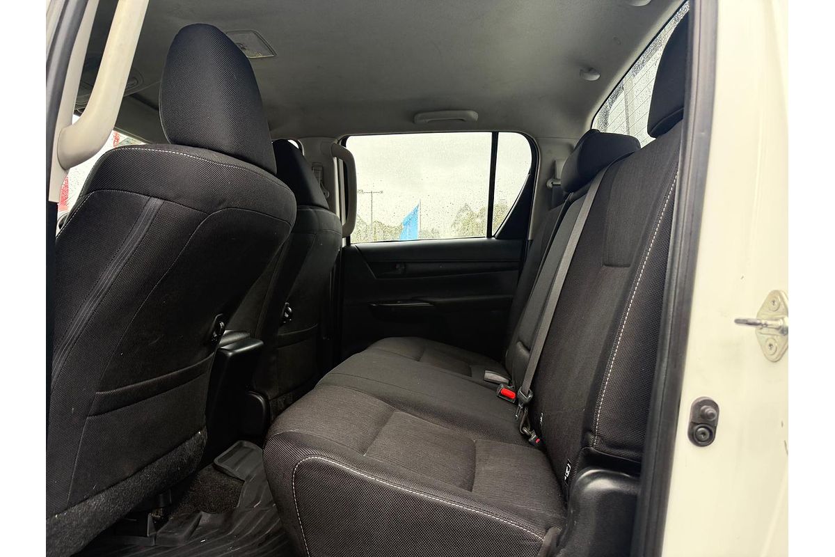2016 Toyota Hilux SR GUN126R 4X4