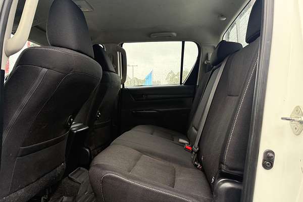 2016 Toyota Hilux SR GUN126R 4X4