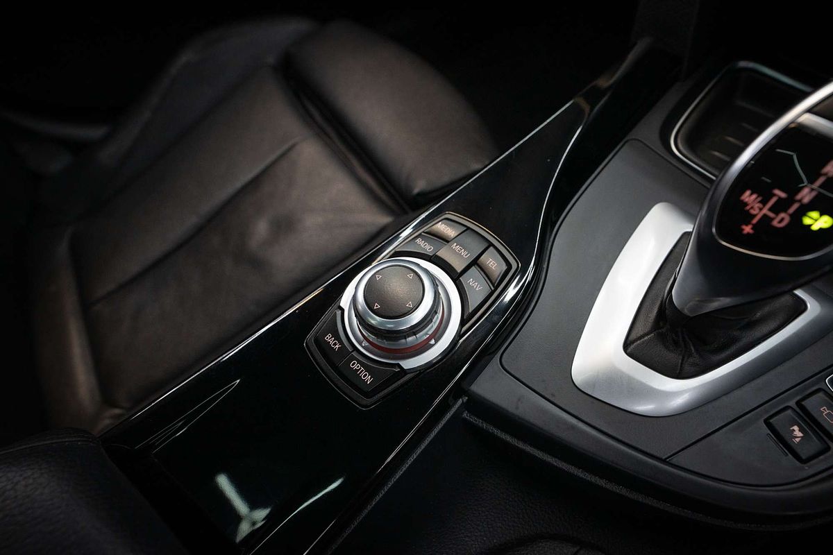 2013 BMW 3 Series 328i Modern Line F34