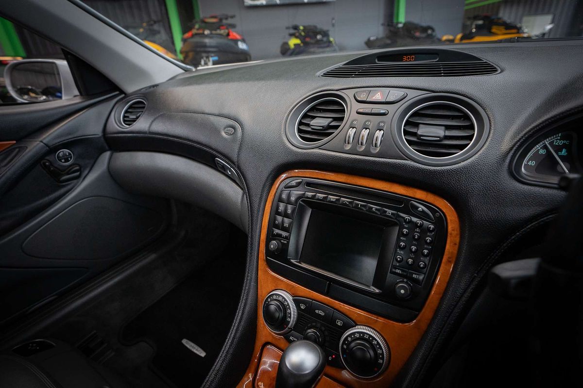 2004 Mercedes-Benz SL-Class SL350 R230
