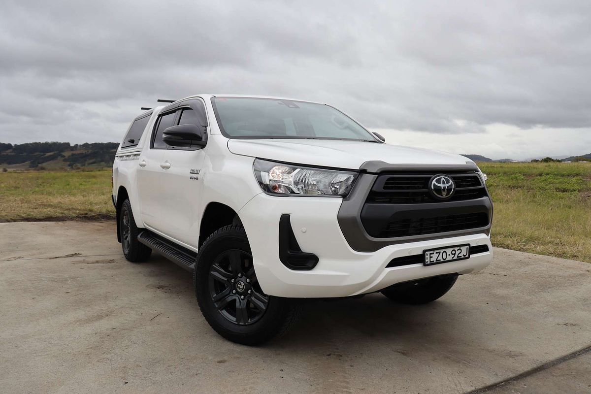 2023 Toyota Hilux SR GUN126R