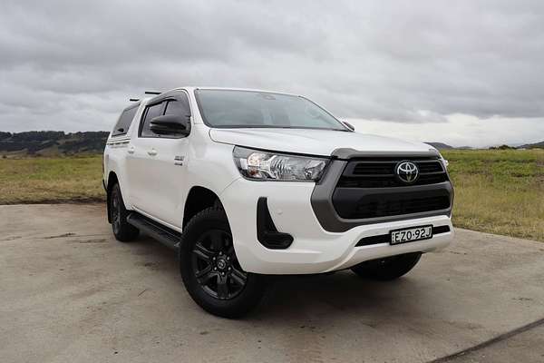 2023 Toyota Hilux SR GUN126R