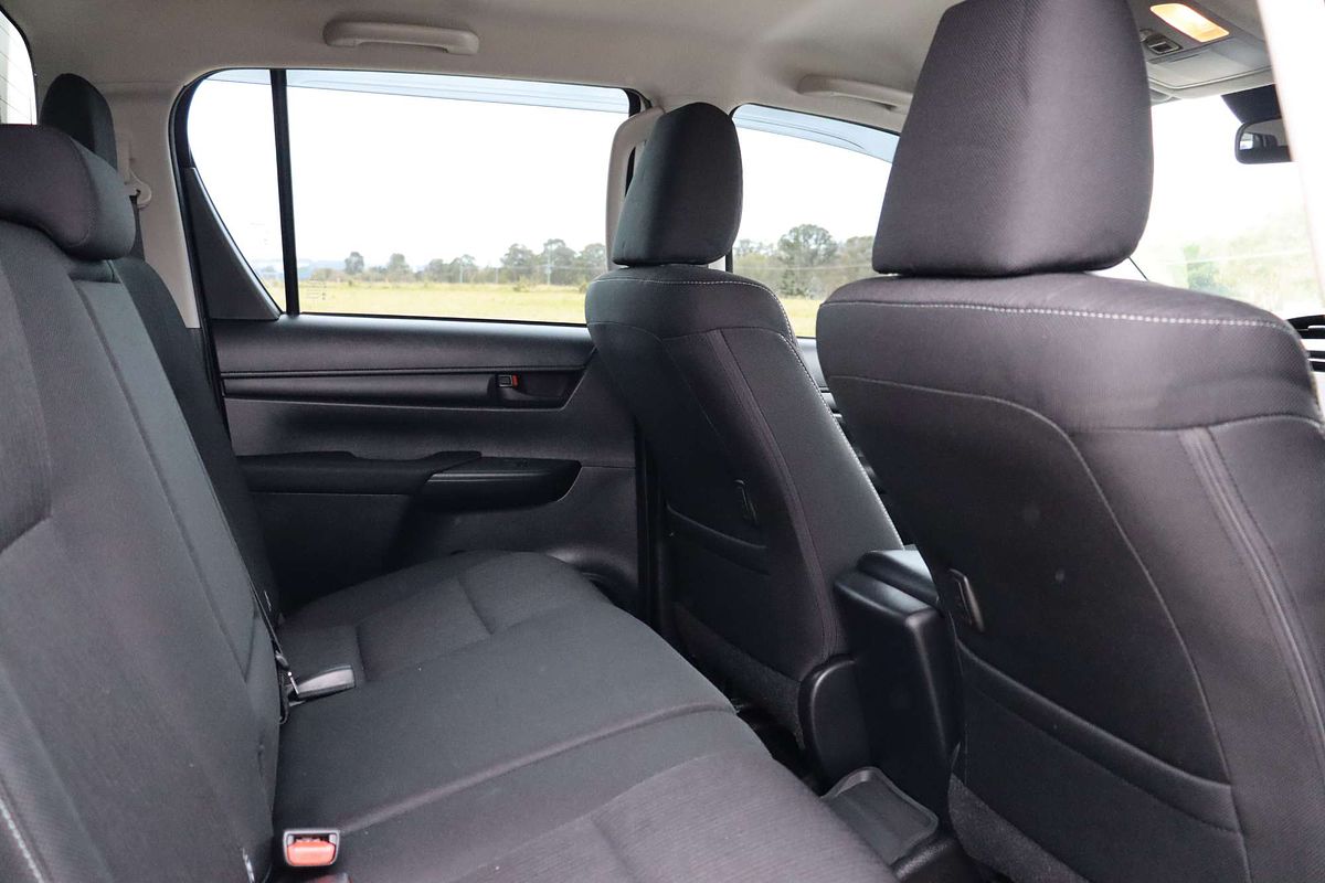 2023 Toyota Hilux SR GUN126R