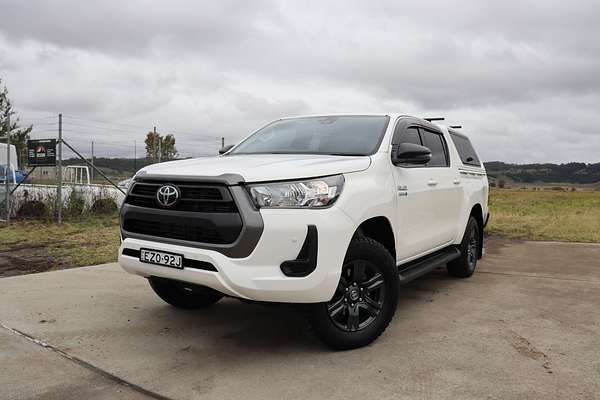 2023 Toyota Hilux SR GUN126R