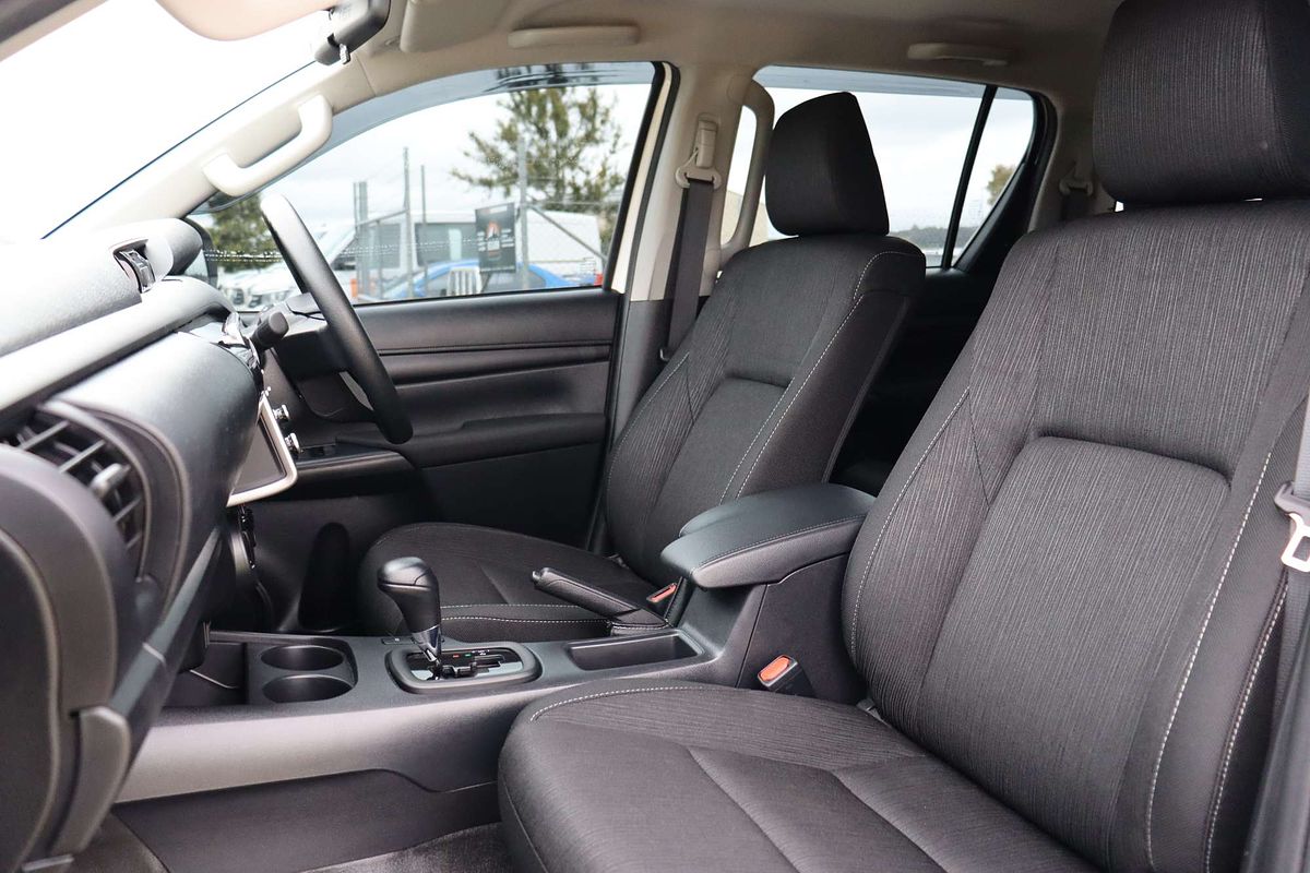 2023 Toyota Hilux SR GUN126R