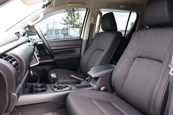 2023 Toyota Hilux SR GUN126R