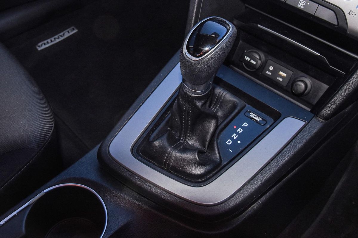 2017 Hyundai Elantra Active AD