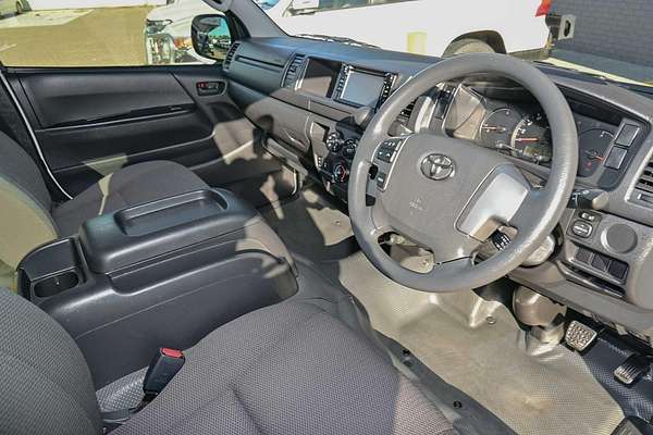 2018 Toyota Hiace Commuter TRH223R ELWB