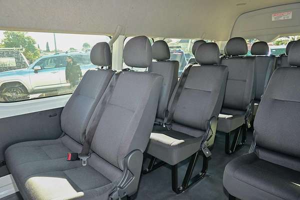 2018 Toyota Hiace Commuter TRH223R ELWB