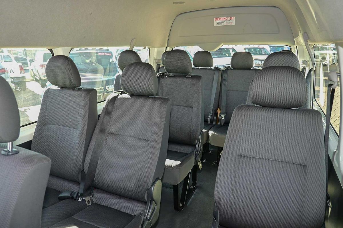 2018 Toyota Hiace Commuter TRH223R ELWB