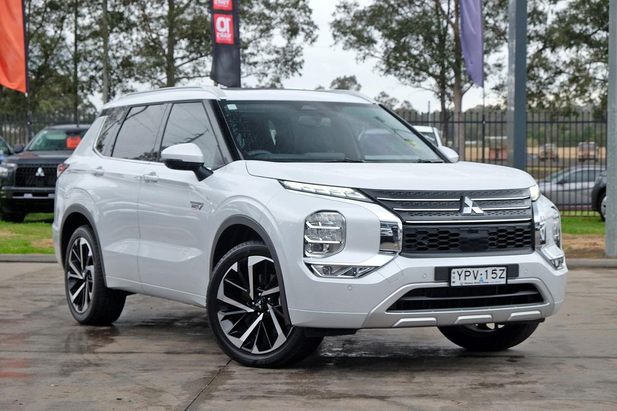 2025 Mitsubishi Outlander PHEV Exceed ZM