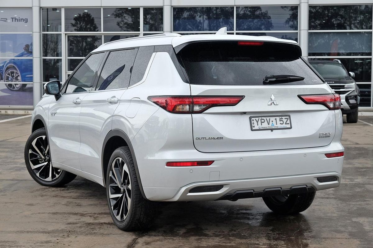 2025 Mitsubishi Outlander PHEV Exceed ZM