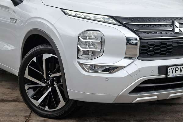 2025 Mitsubishi Outlander PHEV Exceed ZM