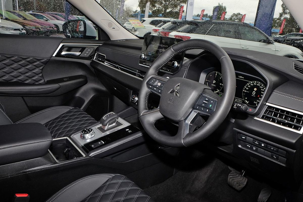 2025 Mitsubishi Outlander PHEV Exceed ZM