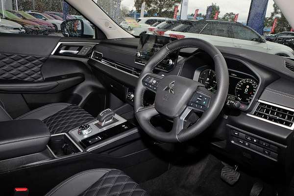 2025 Mitsubishi Outlander PHEV Exceed ZM