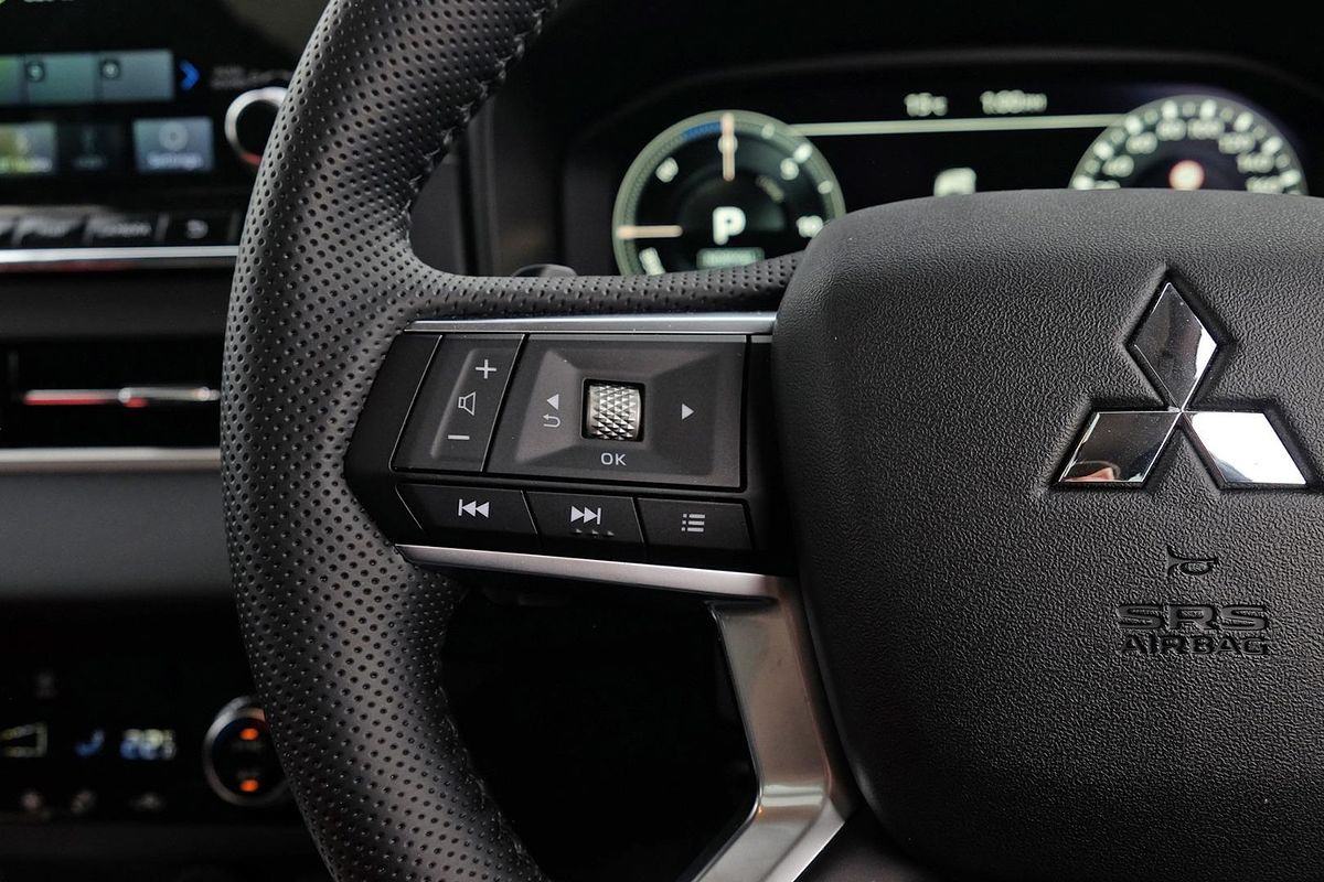 2025 Mitsubishi Outlander PHEV Exceed ZM