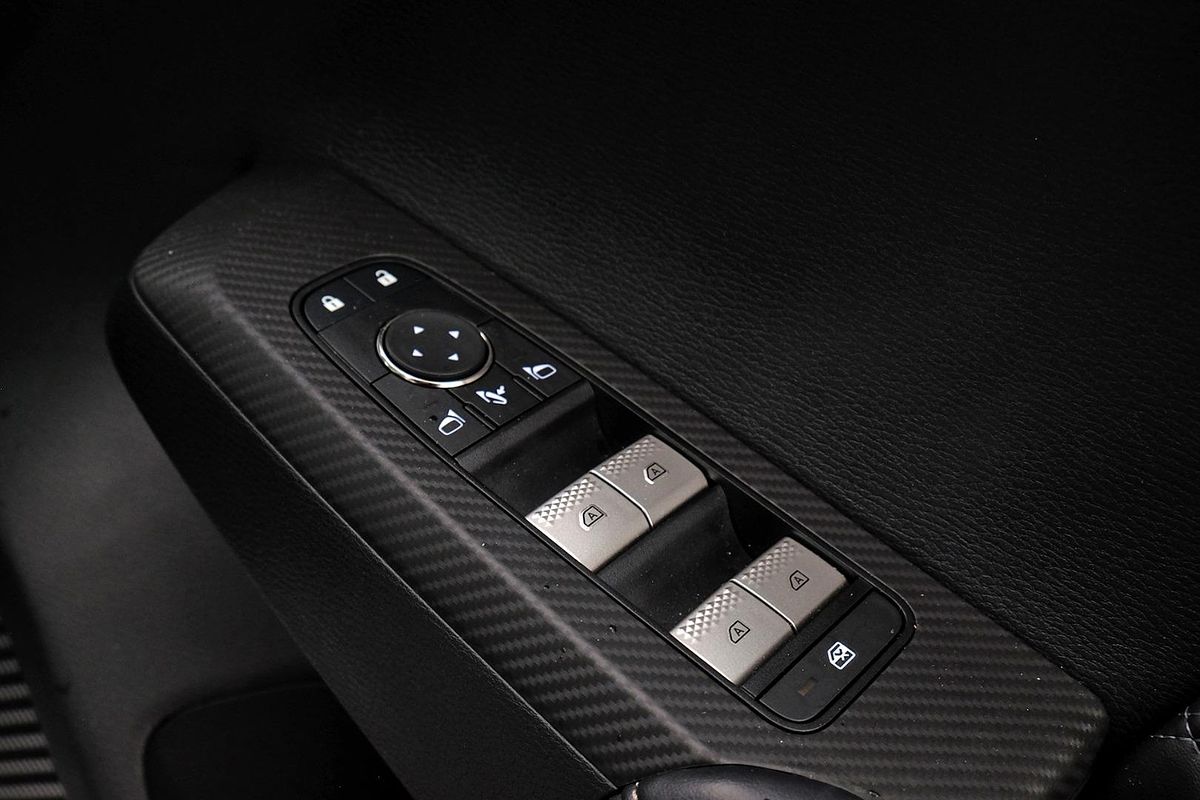 2025 Mitsubishi Outlander PHEV Exceed ZM
