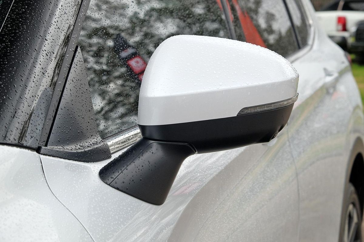 2025 Mitsubishi Outlander PHEV Exceed ZM