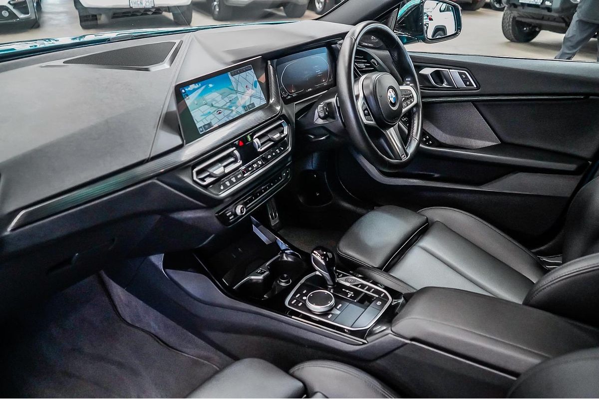 2022 BMW 2 Series 220i M Sport F44