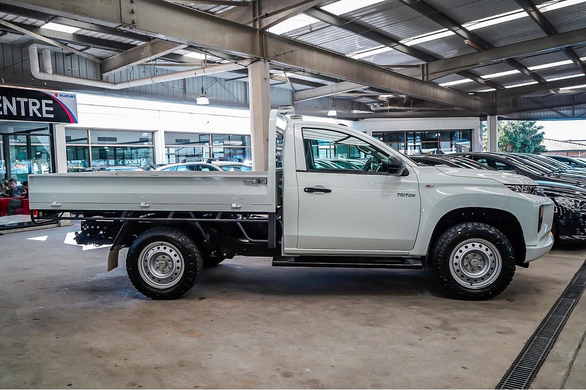 2022 Mitsubishi Triton GLX MR 4X4