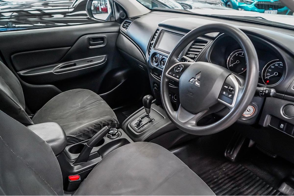 2022 Mitsubishi Triton GLX MR 4X4