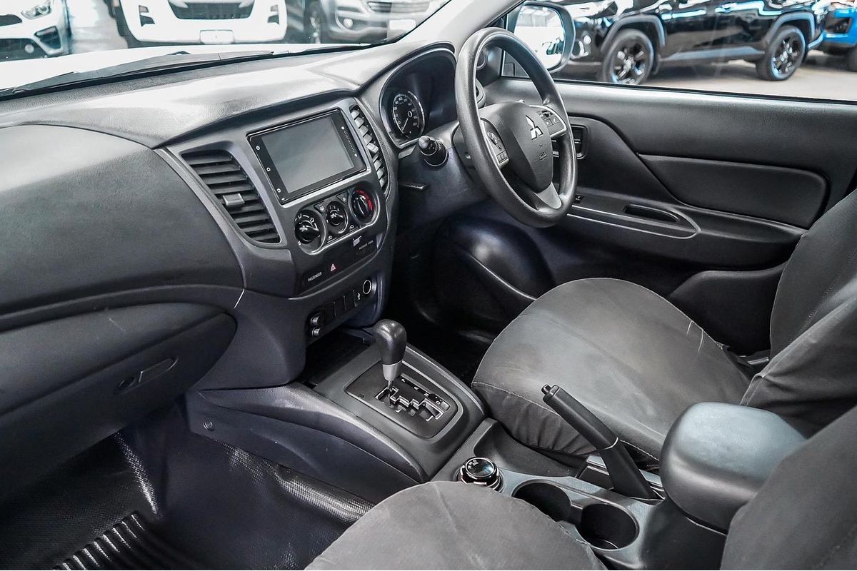 2022 Mitsubishi Triton GLX MR 4X4