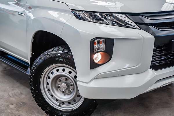 2022 Mitsubishi Triton GLX MR 4X4