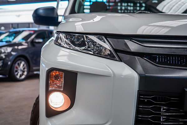 2022 Mitsubishi Triton GLX MR 4X4