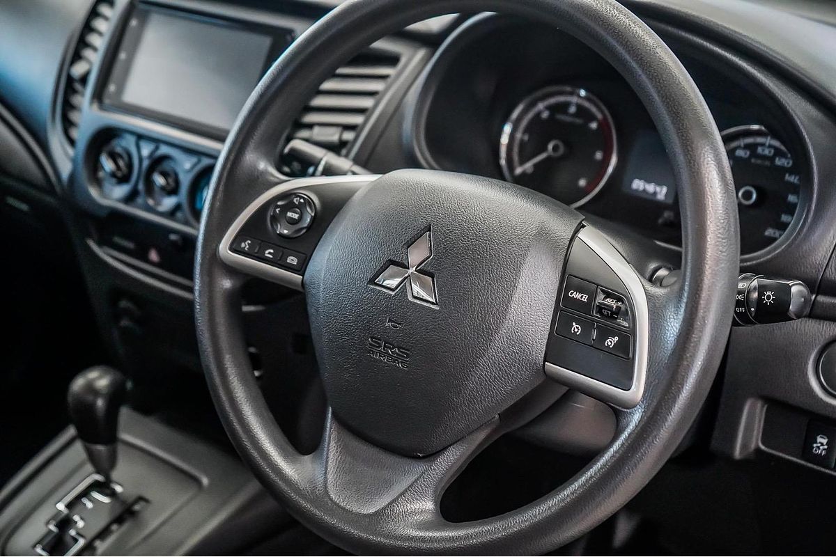 2022 Mitsubishi Triton GLX MR 4X4