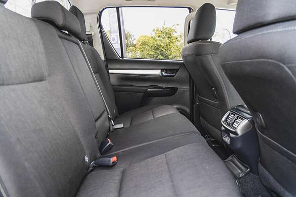 2024 Toyota Hilux SR5 48V GUN126R 4X4