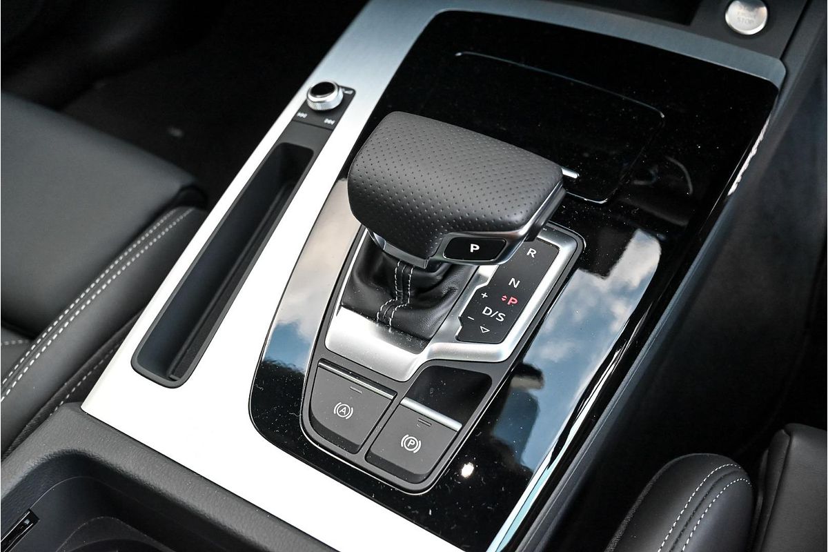 2024 Audi Q5 45 TFSI S line FY