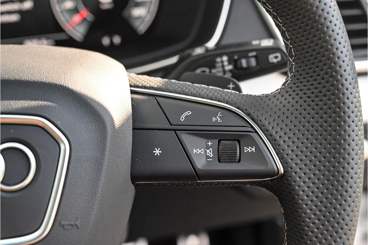 2024 Audi Q5 45 TFSI S line FY