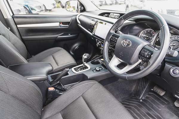 2024 Toyota Hilux SR5 48V GUN126R 4X4