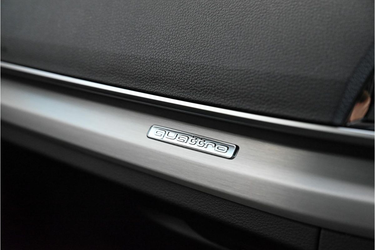 2024 Audi Q5 45 TFSI S line FY