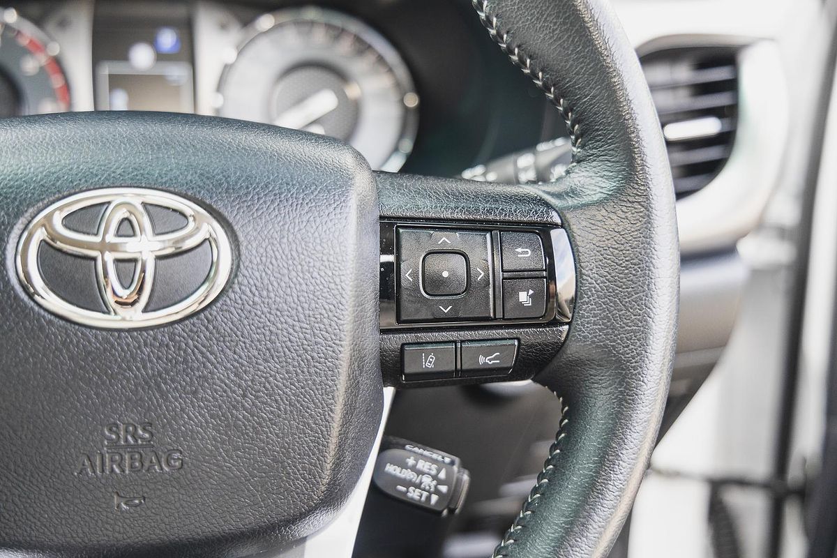 2024 Toyota Hilux SR5 48V GUN126R 4X4