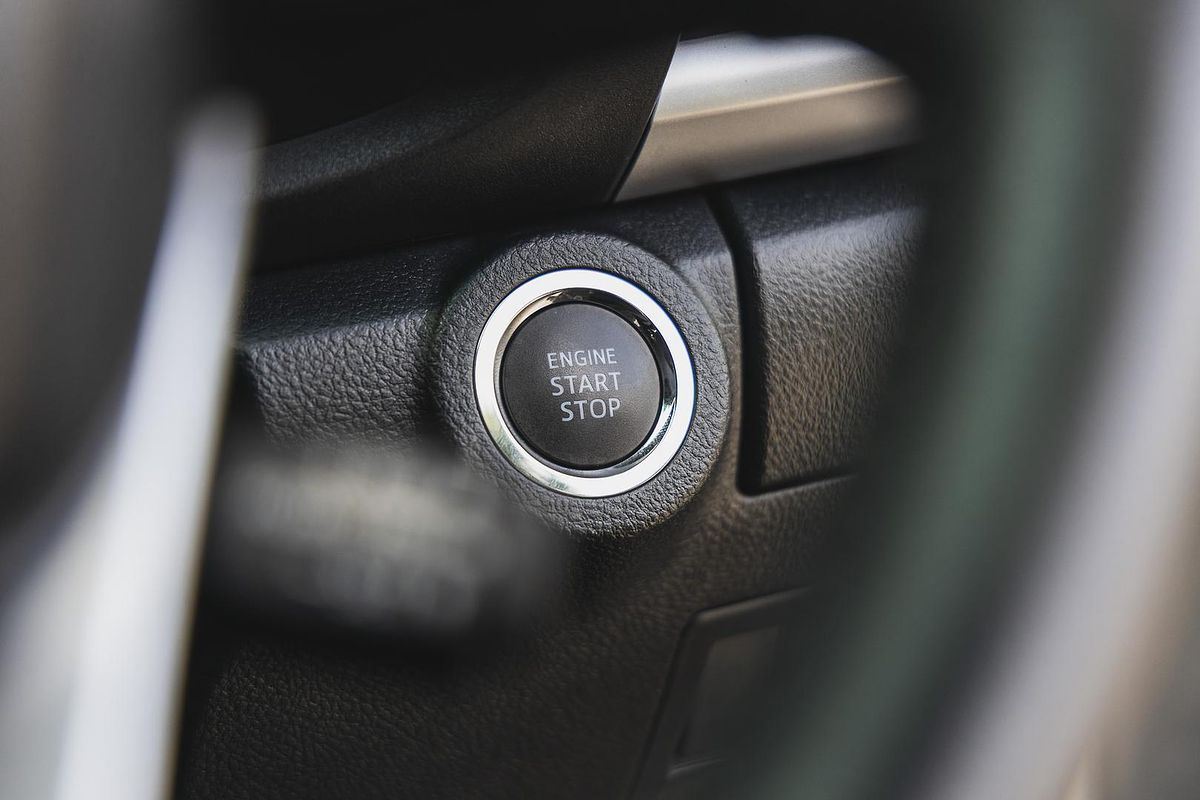 2024 Toyota Hilux SR5 48V GUN126R 4X4